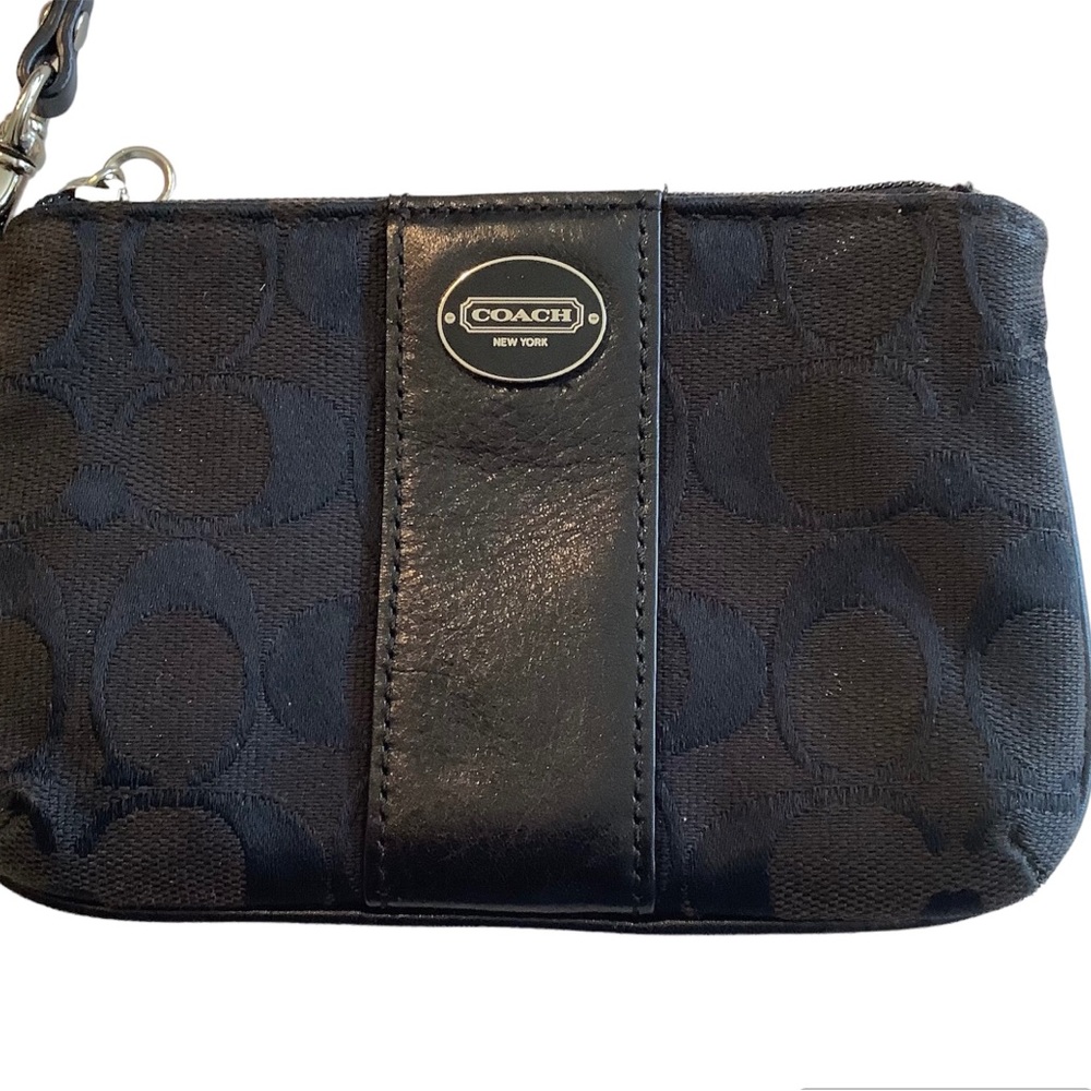 2 Coach Wristlets One Leather One Cloth - Picture 5 of 9